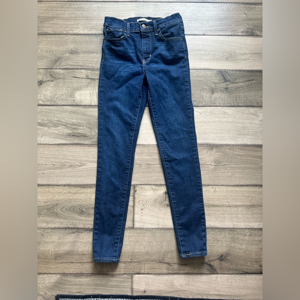 Size 27 high rise super skinny Levi’s